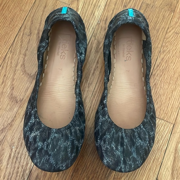 Tieks Black Leopard Size 7 - Picture 1 of 7